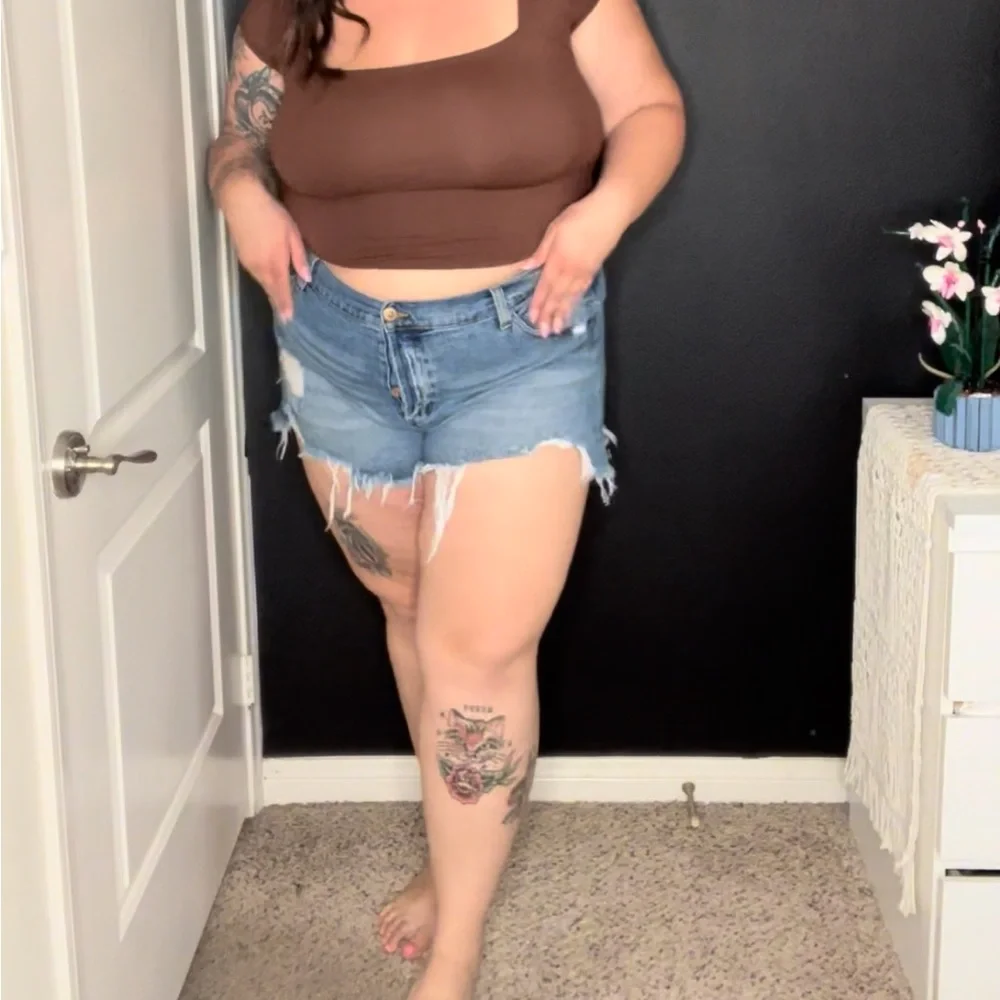 Shorts - Picture 4 of 5